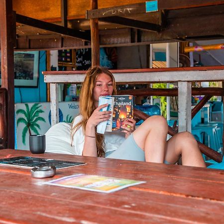 Bodega Koh Pha Ngan Pool Hostel Baan Tai Exterior photo
