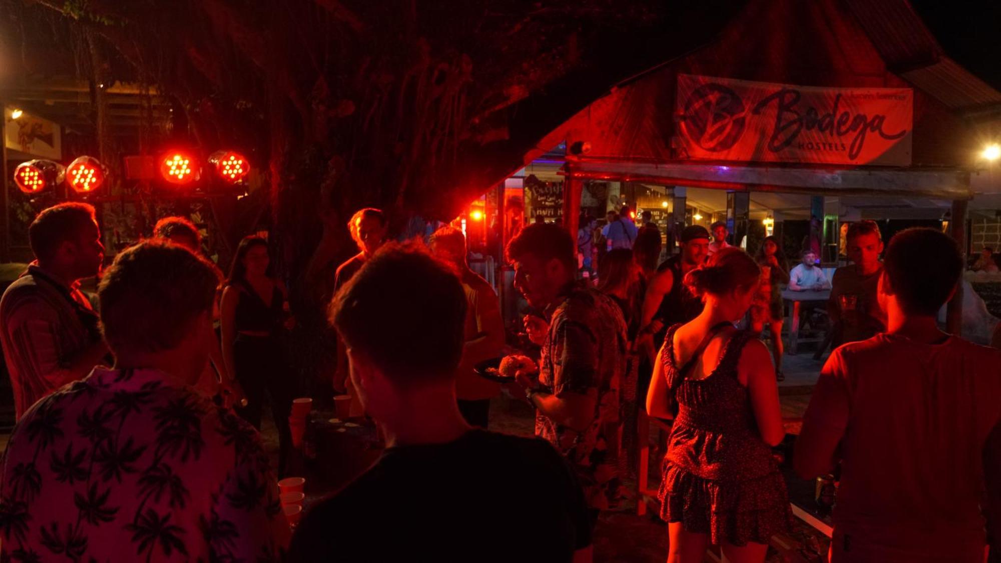 Bodega Koh Pha Ngan Pool Hostel Baan Tai Exterior photo